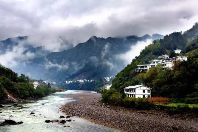 探索未知山峰